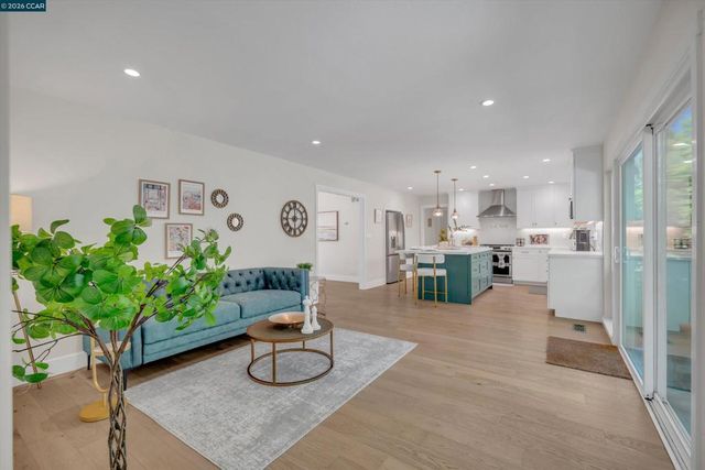 235 Appalachian Dr, Martinez, CA 94553