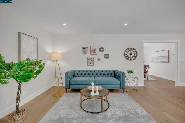 235 Appalachian Dr, Martinez, CA 94553