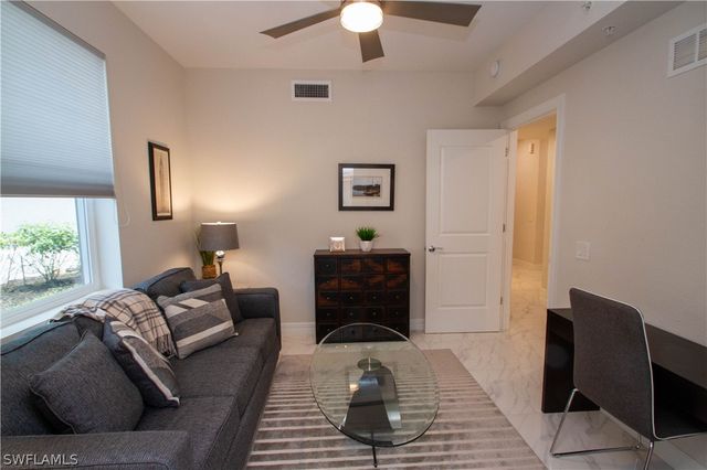 244 Indies DR E 101, Naples, FL 34114