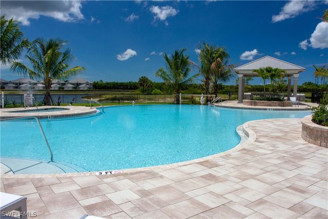 244 Indies DR E 101, Naples, FL 34114