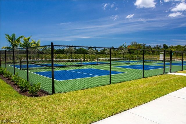 244 Indies DR E 101, Naples, FL 34114