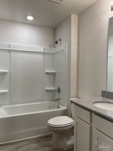 8665 Pathstone Blvd, Pensacola, FL 32526