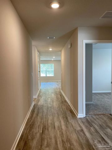 8665 Pathstone Blvd, Pensacola, FL 32526