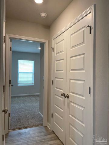 8665 Pathstone Blvd, Pensacola, FL 32526