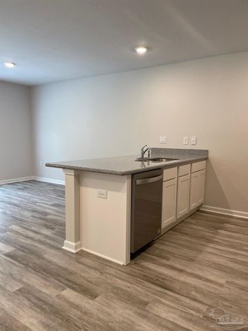 8665 Pathstone Blvd, Pensacola, FL 32526