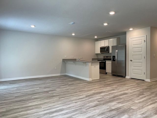 8665 Pathstone Blvd, Pensacola, FL 32526