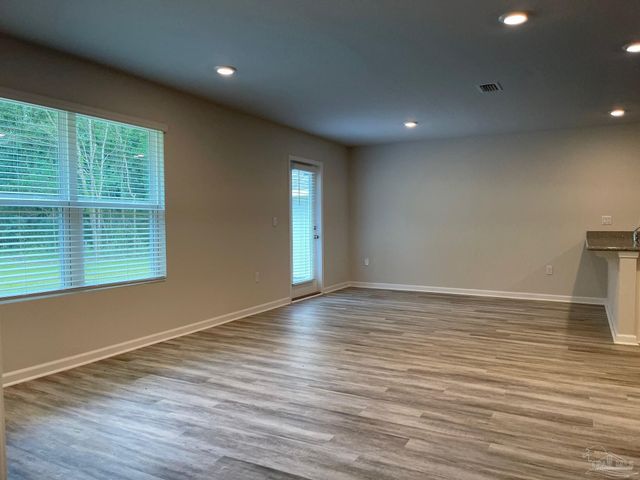 8665 Pathstone Blvd, Pensacola, FL 32526