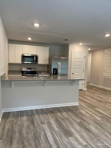 8665 Pathstone Blvd, Pensacola, FL 32526