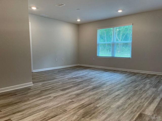 8665 Pathstone Blvd, Pensacola, FL 32526