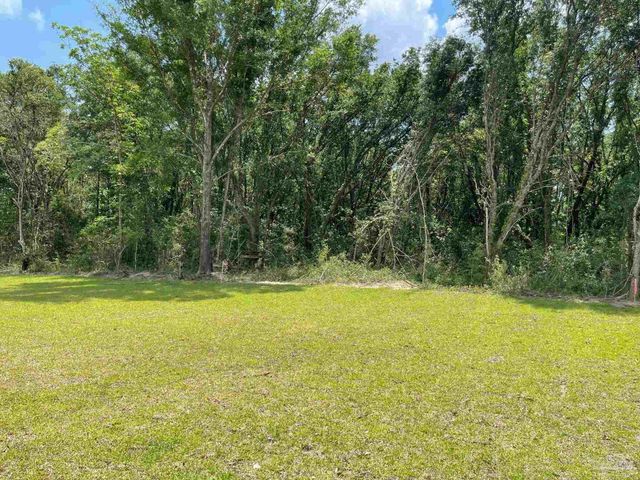 8665 Pathstone Blvd, Pensacola, FL 32526