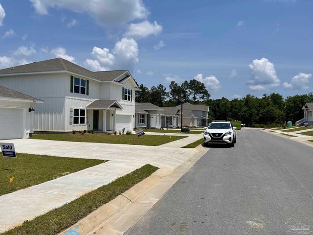 8665 Pathstone Blvd, Pensacola, FL 32526