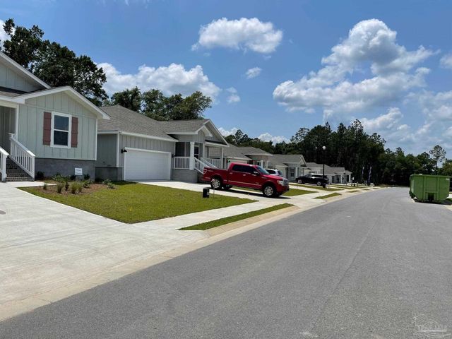 8665 Pathstone Blvd, Pensacola, FL 32526