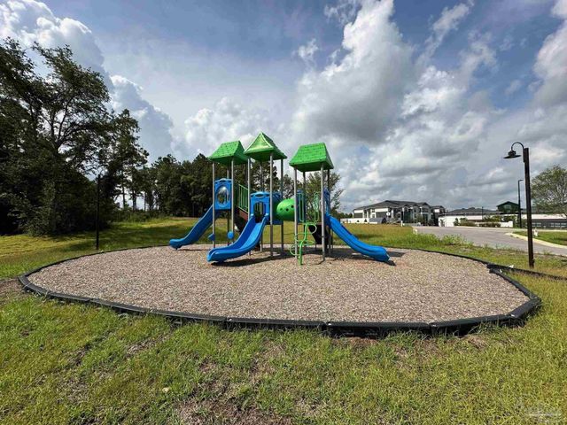 8665 Pathstone Blvd, Pensacola, FL 32526