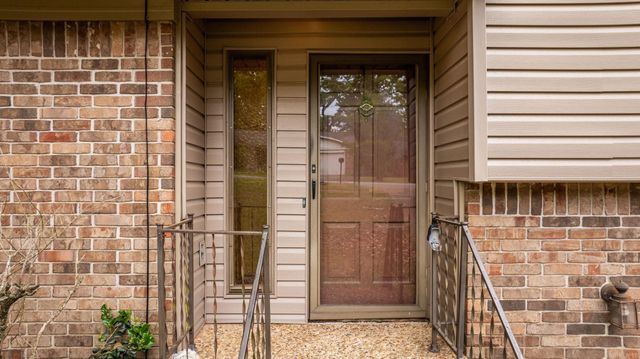 12601 Pleasant Forest Drive, Little Rock, AR 72212