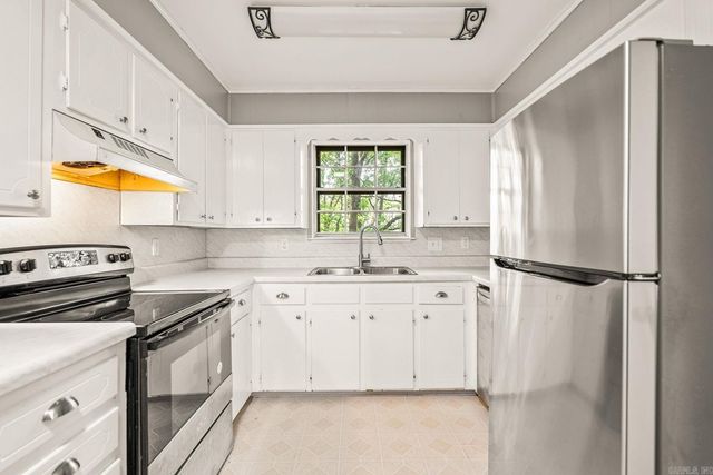 12601 Pleasant Forest Drive, Little Rock, AR 72212