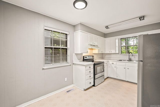 12601 Pleasant Forest Drive, Little Rock, AR 72212