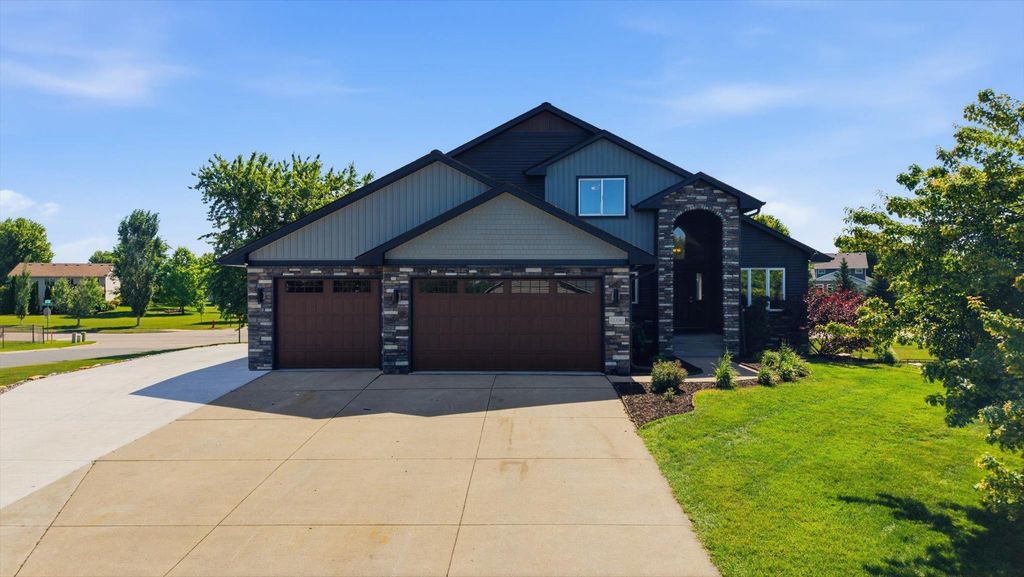 8096 Padre Way NE, Elk River, MN 55330