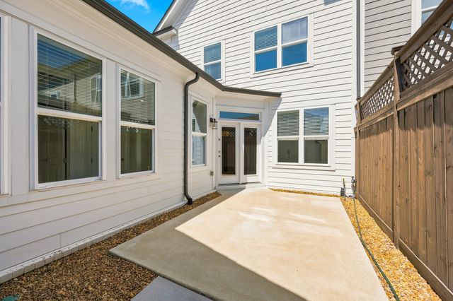 9042 Berry Farms Xing, Franklin, TN 37064
