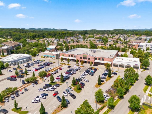 9042 Berry Farms Xing, Franklin, TN 37064