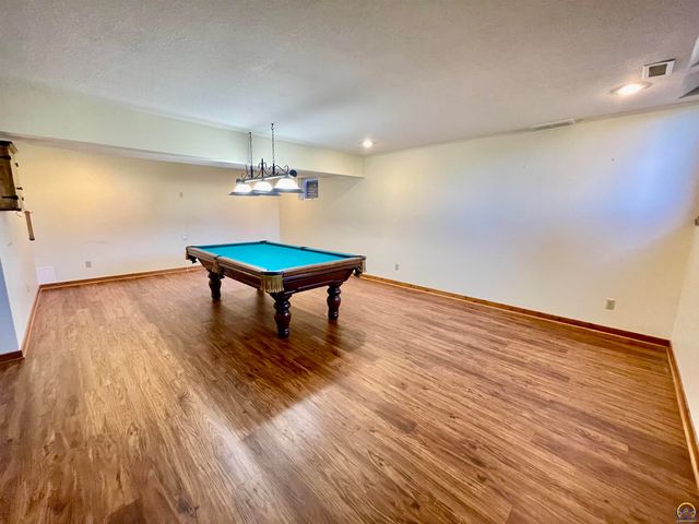 1556 SW Cheyenne Hills RD, Topeka, KS 66604