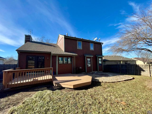 1556 SW Cheyenne Hills RD, Topeka, KS 66604