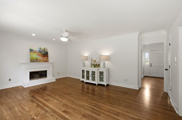 8005 Montcastle Dr, Nashville, TN 37221