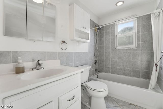 38 Deanna Dr 99, Hillsborough Twp., NJ 08844