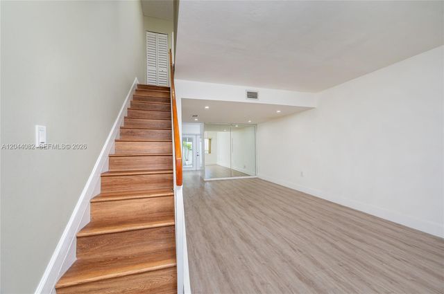 550 NW 82nd Ct 383, Miami, FL 33126