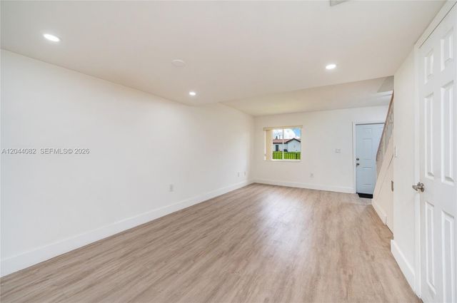 550 NW 82nd Ct 383, Miami, FL 33126