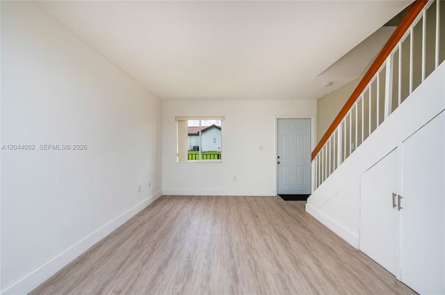 550 NW 82nd Ct 383, Miami, FL 33126