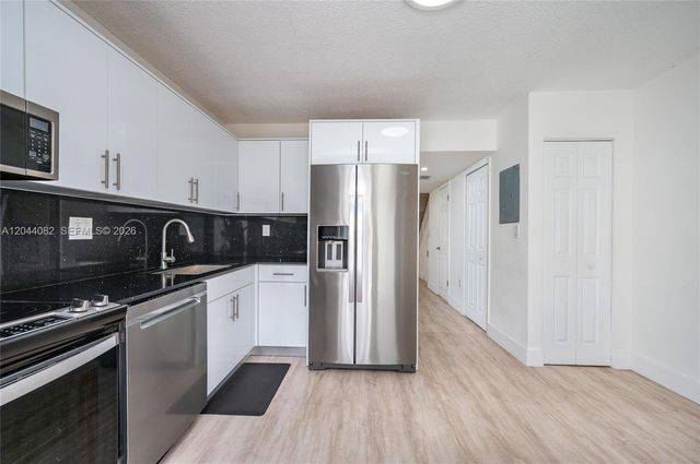 550 NW 82nd Ct 383, Miami, FL 33126