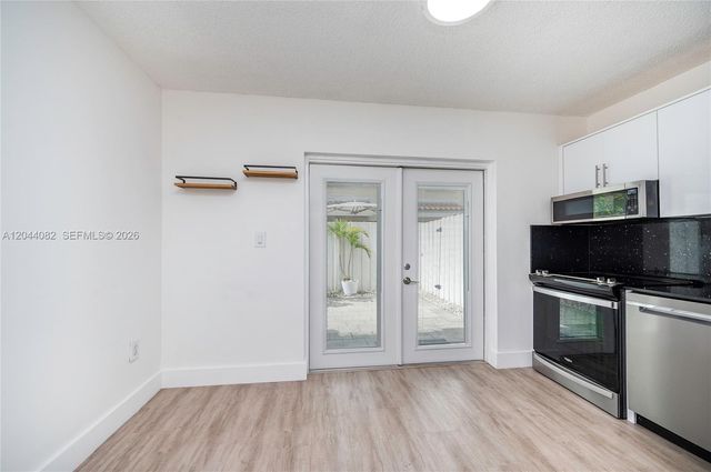 550 NW 82nd Ct 383, Miami, FL 33126