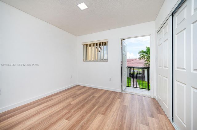 550 NW 82nd Ct 383, Miami, FL 33126