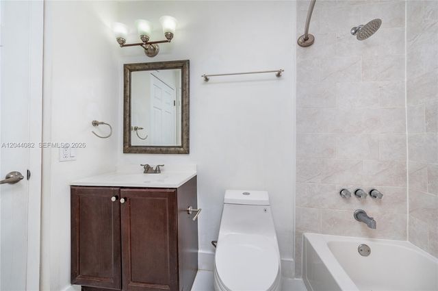 550 NW 82nd Ct 383, Miami, FL 33126