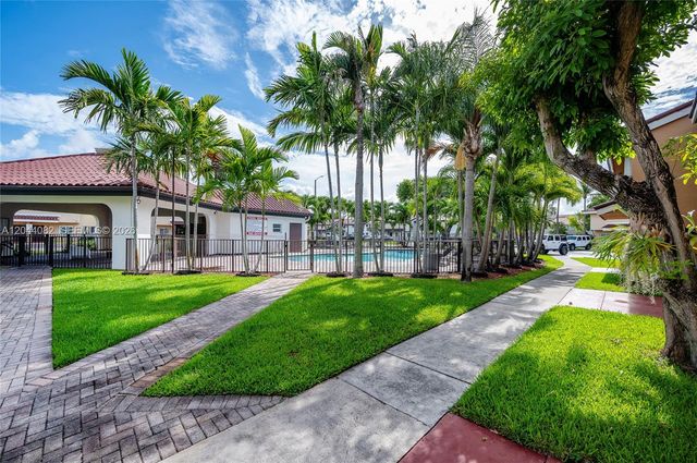 550 NW 82nd Ct 383, Miami, FL 33126