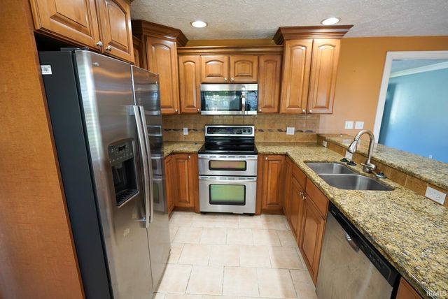 105 Oak Street, Huntingburg, IN 47542