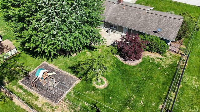 105 Oak Street, Huntingburg, IN 47542