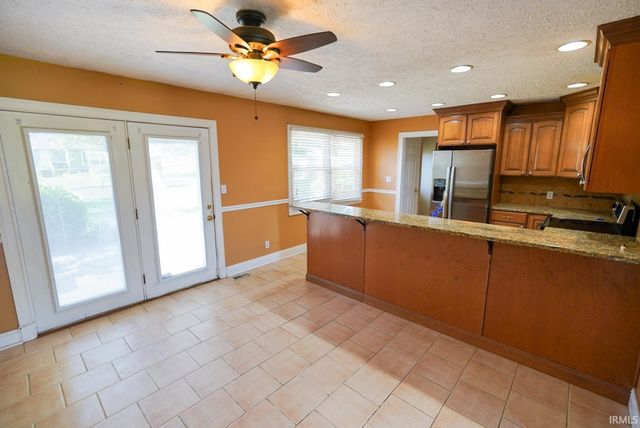 105 Oak Street, Huntingburg, IN 47542