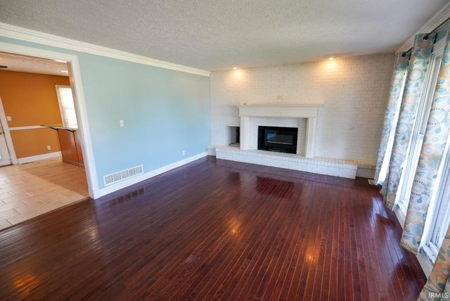 105 Oak Street, Huntingburg, IN 47542
