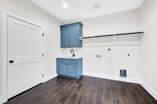 10154 County Road 302, Plantersville, TX 77363