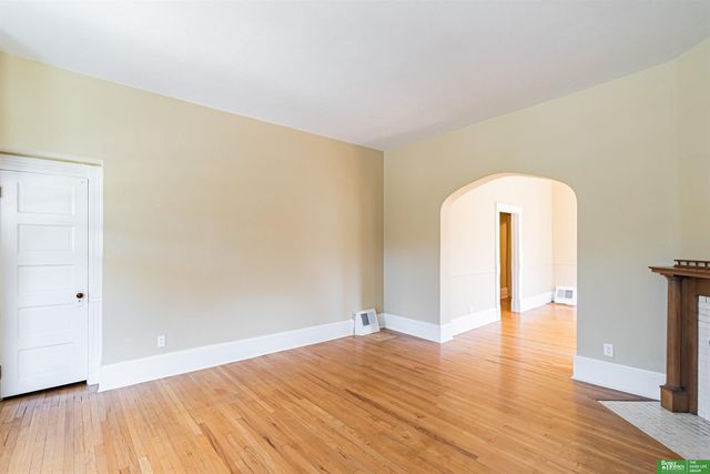 5012 Cass Street, Omaha, NE 68132