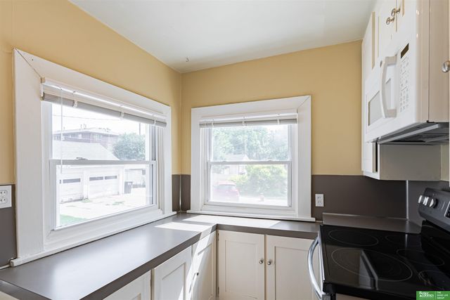 5012 Cass Street, Omaha, NE 68132
