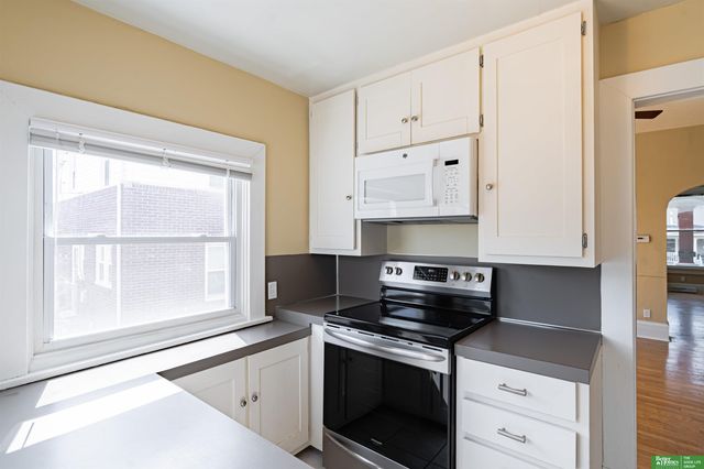 5012 Cass Street, Omaha, NE 68132