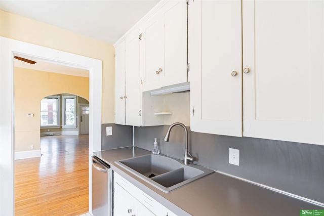 5012 Cass Street, Omaha, NE 68132