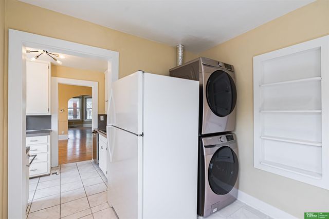 5012 Cass Street, Omaha, NE 68132