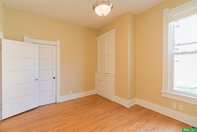 5012 Cass Street, Omaha, NE 68132