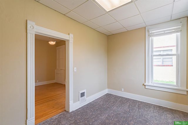5012 Cass Street, Omaha, NE 68132