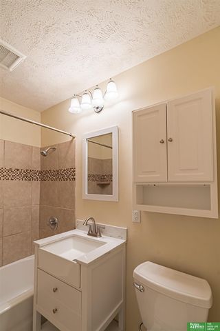 5012 Cass Street, Omaha, NE 68132