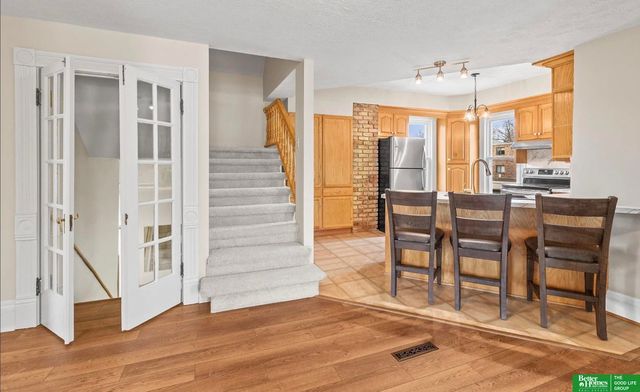 5012 Cass Street, Omaha, NE 68132