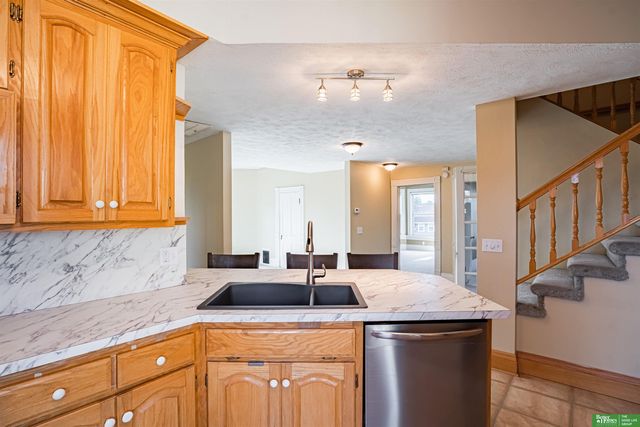 5012 Cass Street, Omaha, NE 68132